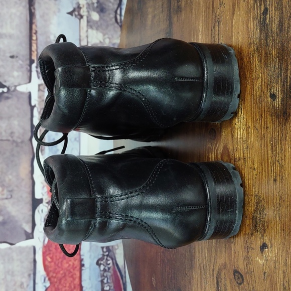 Talbot's "Iceland" Black Leather Boots - Picture 6 of 12